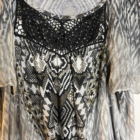 Unity Flutter Sleeve Snake Print Front tie top Black & White Size XL - Picture 5 of 6